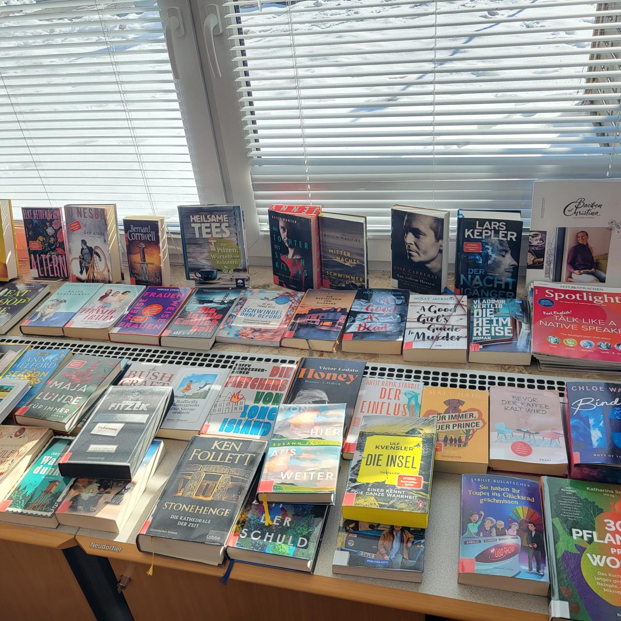 Bibliothek Büchertisch